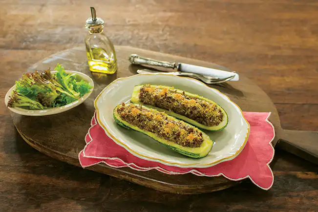 Abobrinha recheada com carne moída