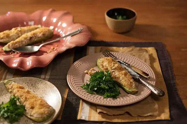 Abobrinha recheada com ricota e nozes