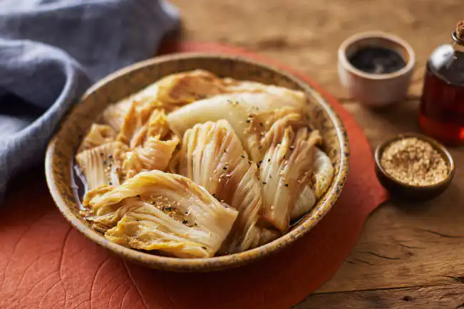 Acelga marinada com shoyu e gengibre