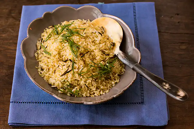 Arroz frito com cebolinha