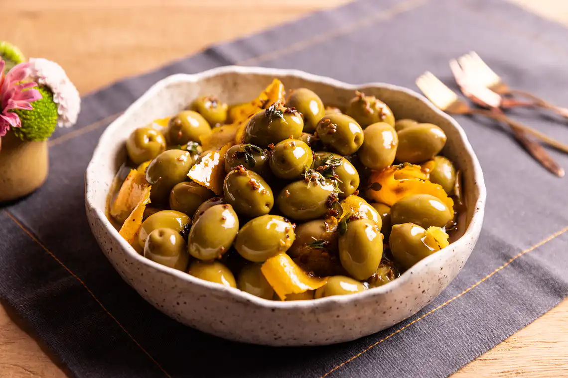 Azeitona marinada com laranja