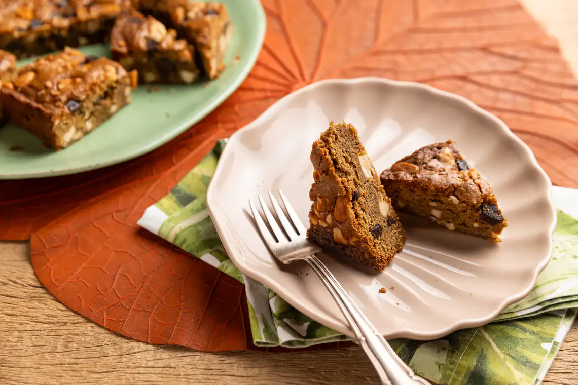 Blondie com banana e castanha-de-caju