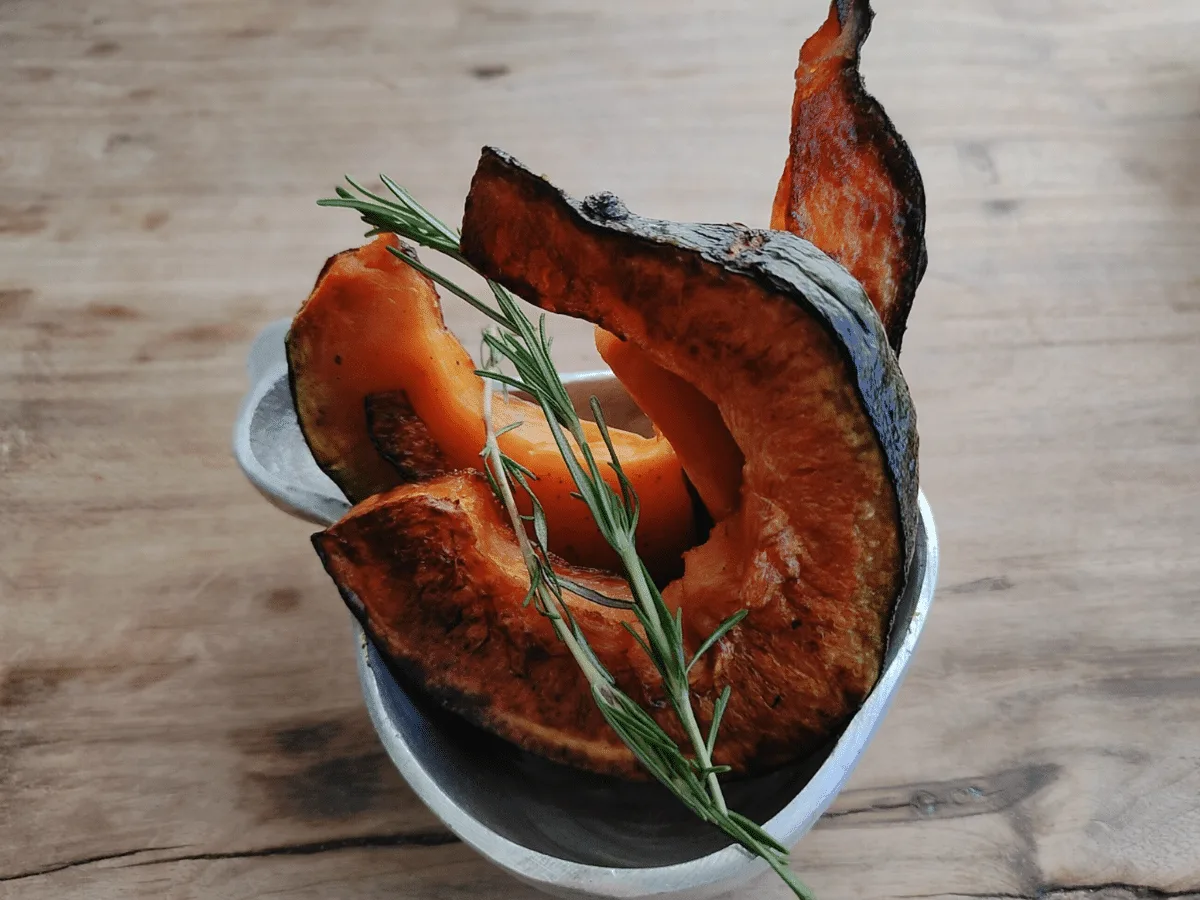 Abóbora cabotiá assada com ervas