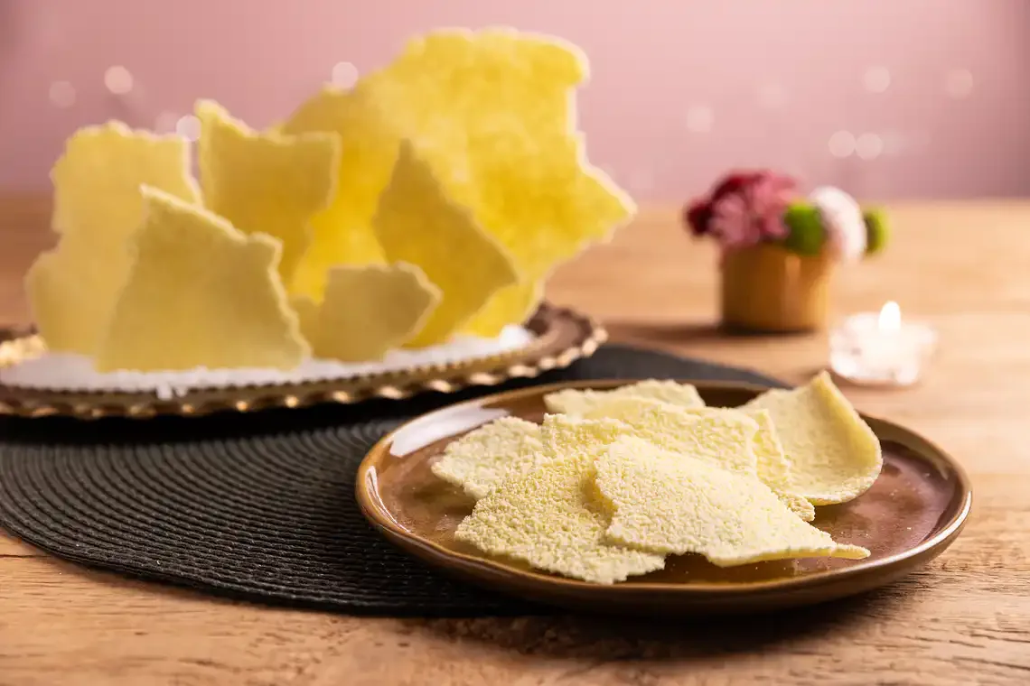 Beiju de tapioca com cúrcuma