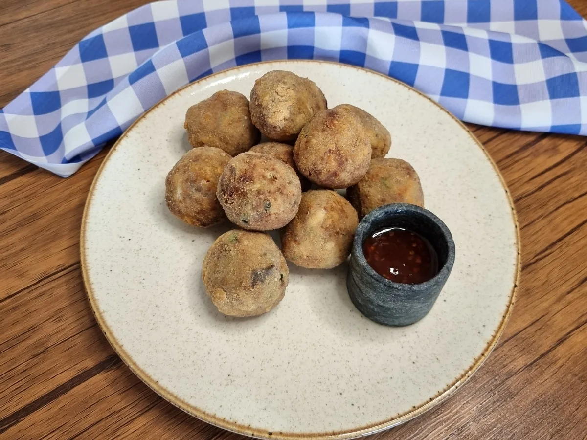 Bolinho de costela com queijo