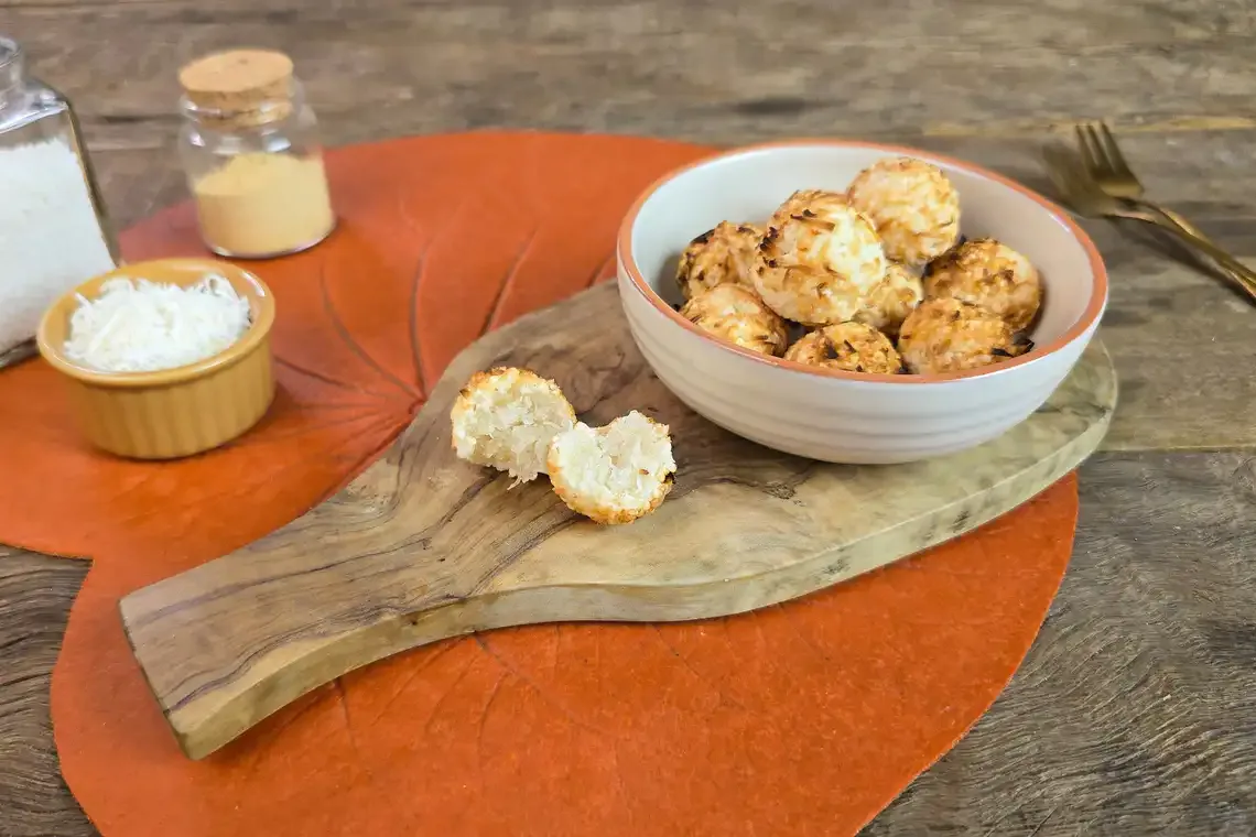 Bolinho de tapioca com coco e gengibre na Air Fryer da Rita Lobo