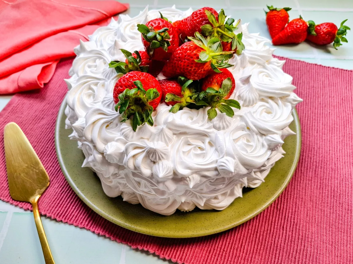 Bolo 4 leites com morango