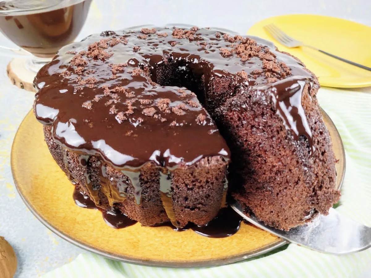 Bolo chocolatudo de liquidificador