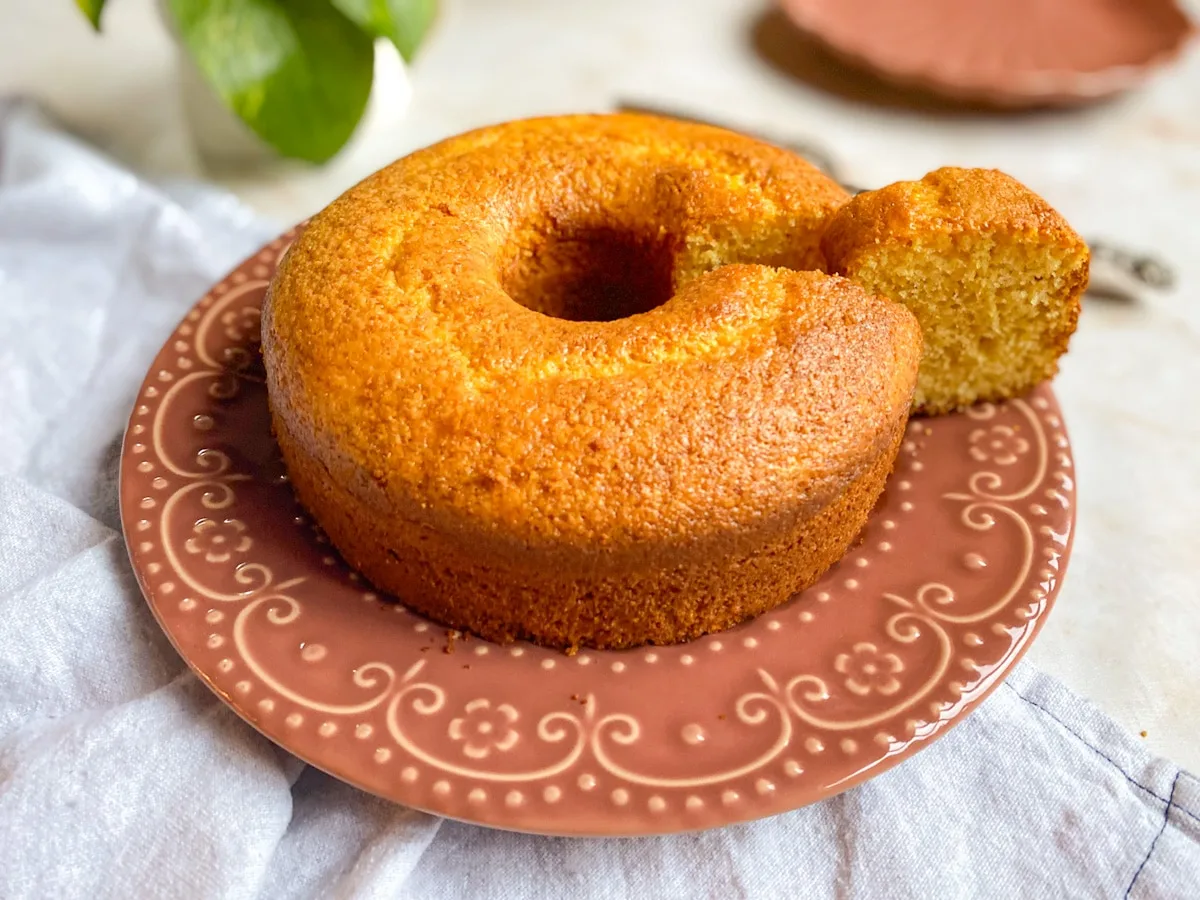 Bolo de flocão de milho fácil e rápido