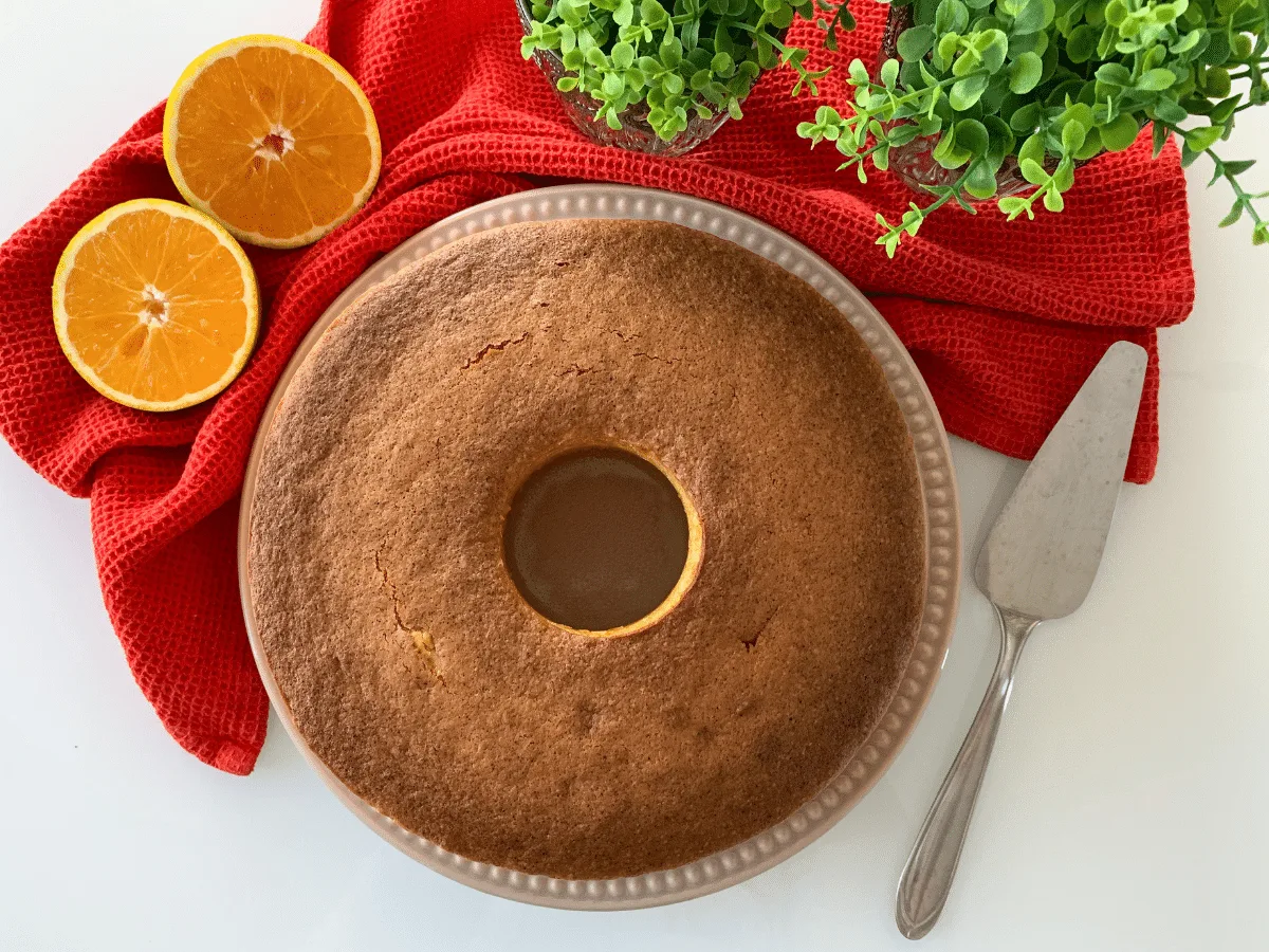 Bolo de laranja com casca fácil