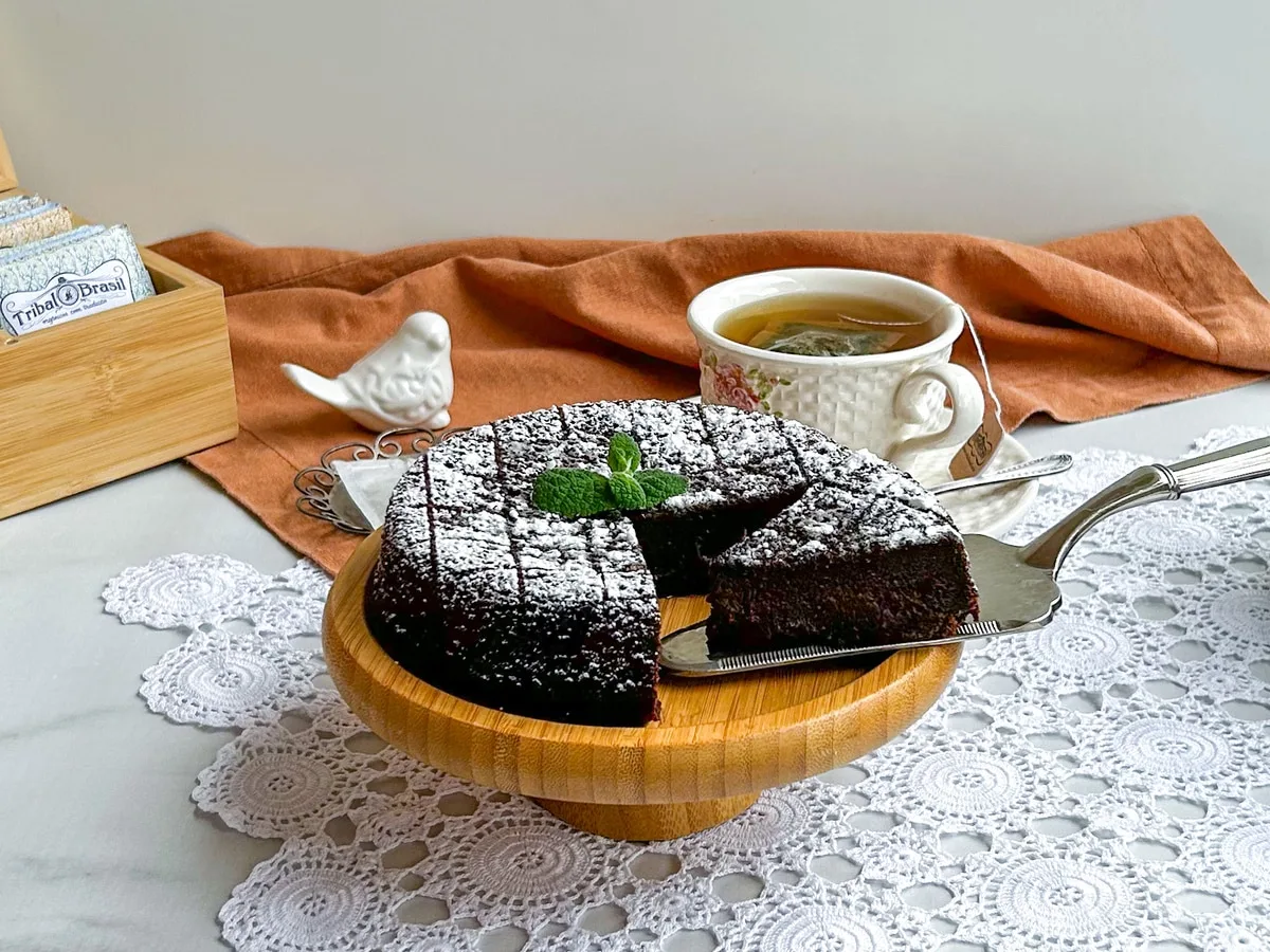 Bolo vegano de aveia com cacau