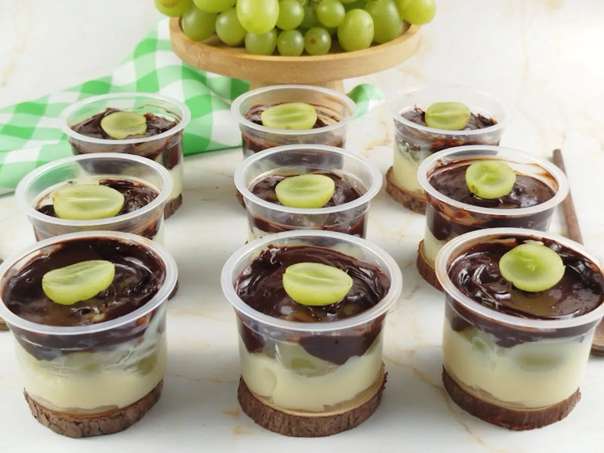 Bombom de uva aberto