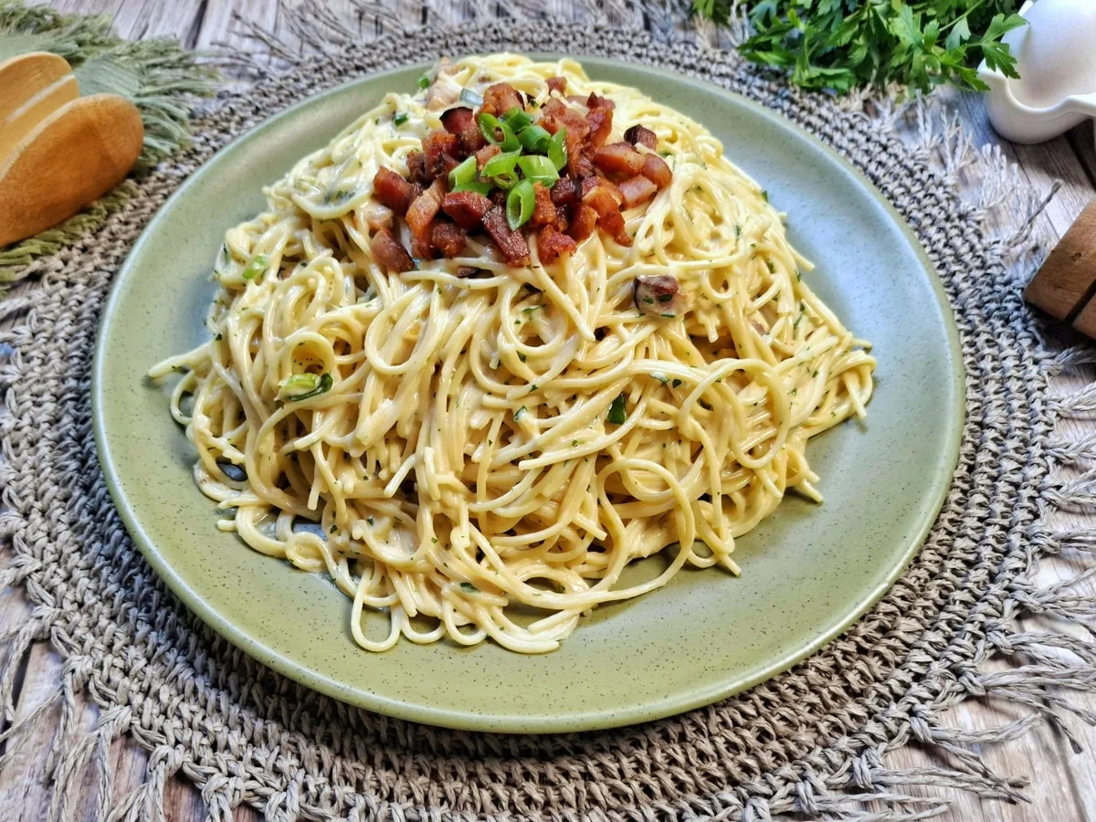 Carbonara com creme de leite