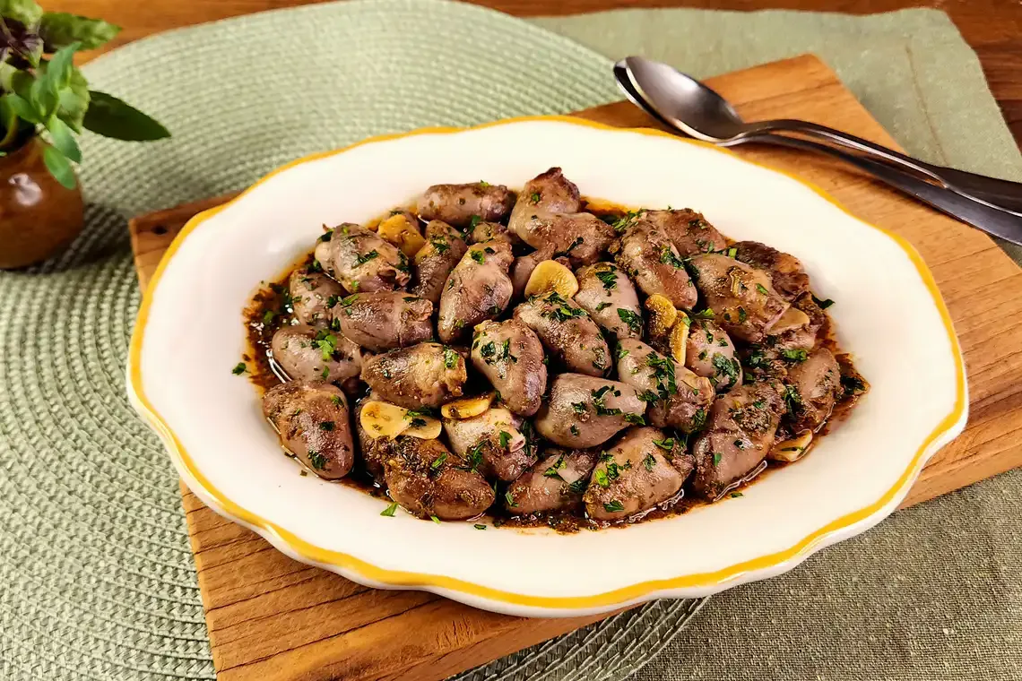 Coração de frango na frigideira