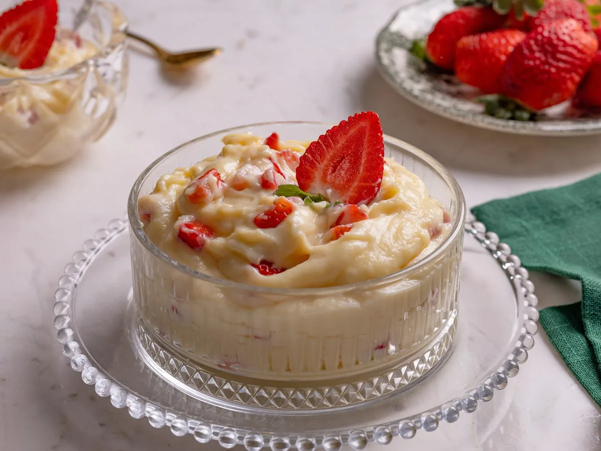 Creme belga com morango