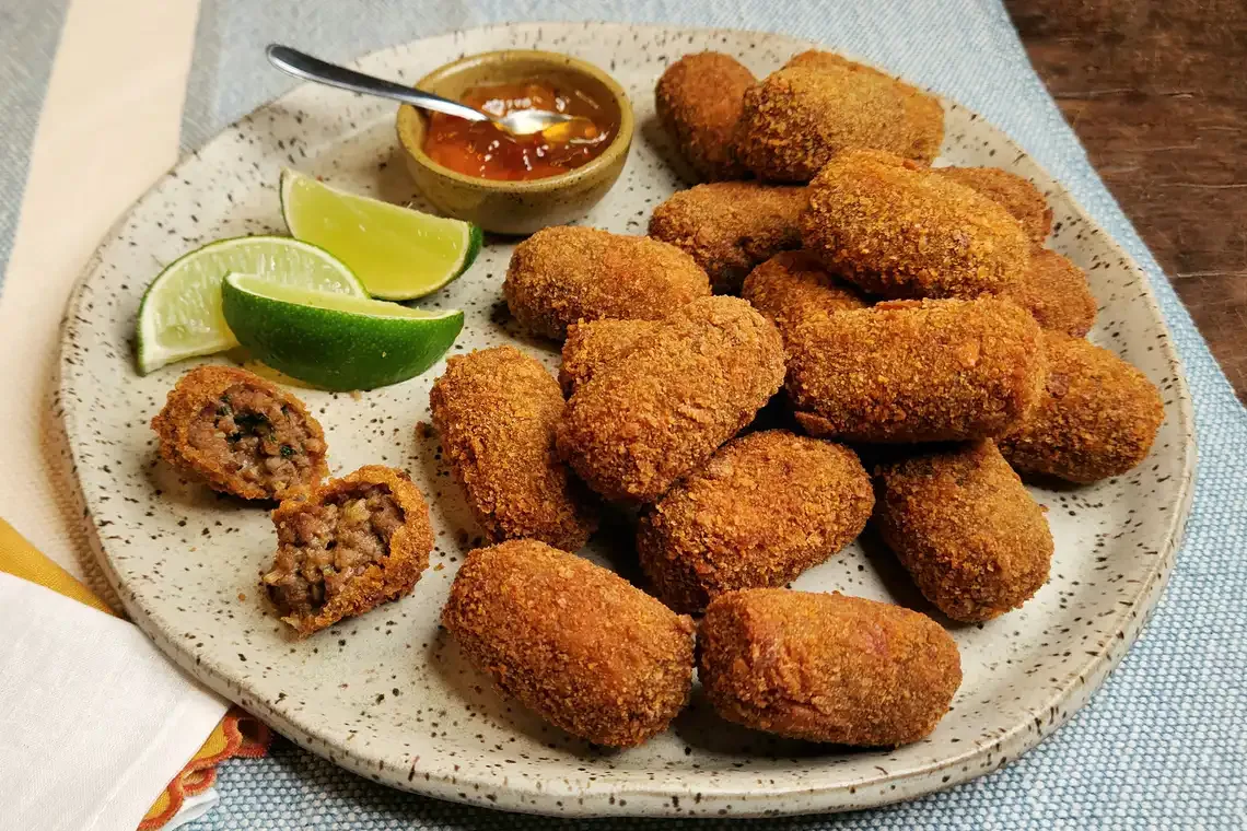 Croquete de carne moída