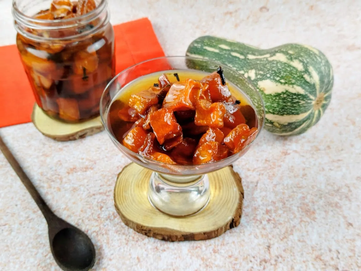 Doce de abóbora em calda com cal