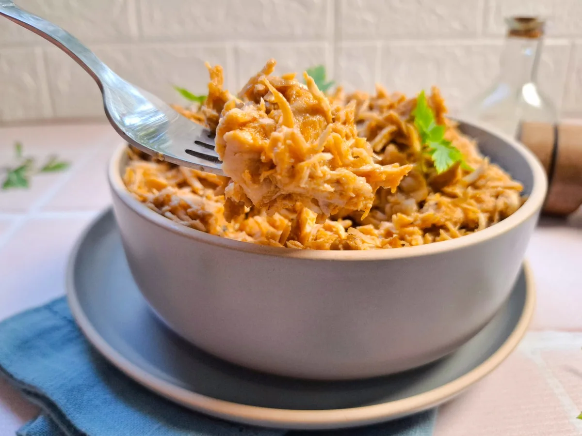 Frango desfiado sem panela de pressão