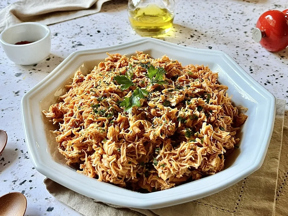 Frango desfiado simples