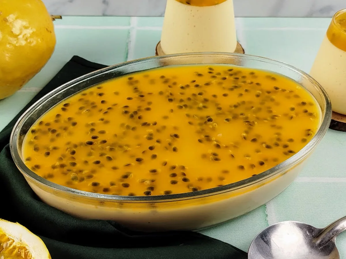 Gelatina cremosa de maracujá