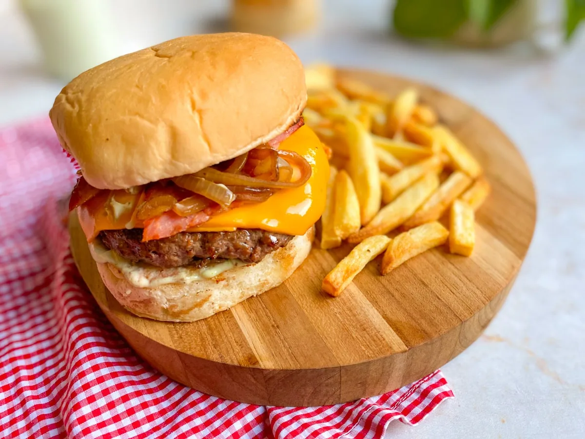 Hambúrguer artesanal fácil e rápido