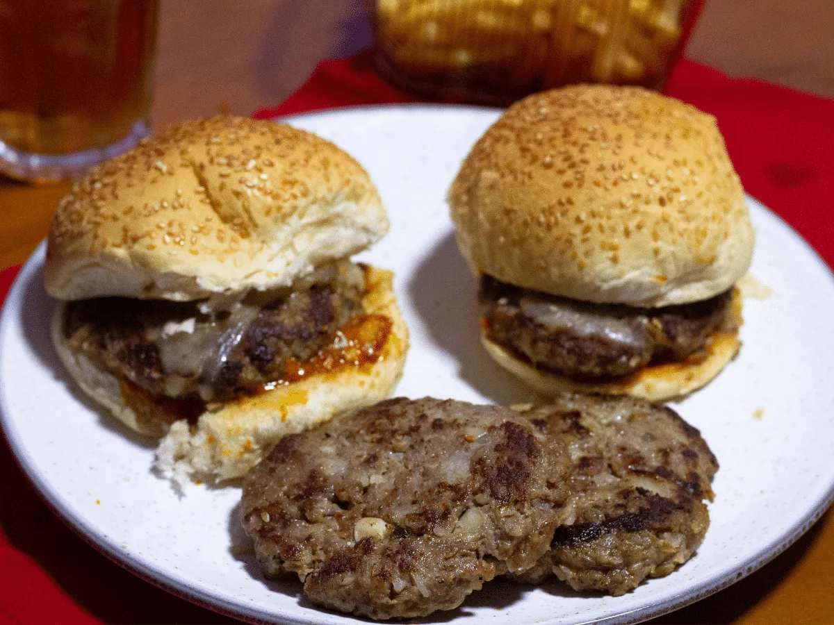 Hambúrguer caseiro (com ovo)