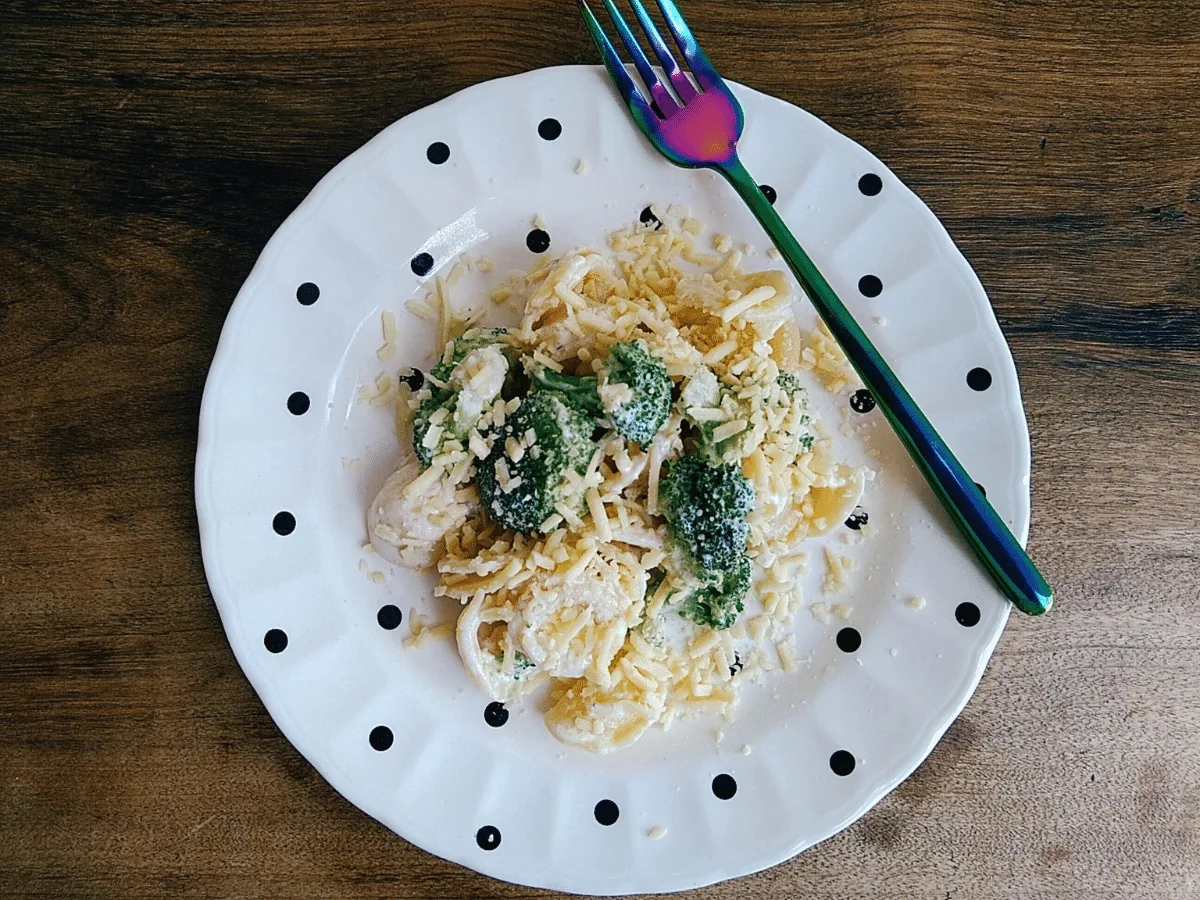 Macarrão com brócolis