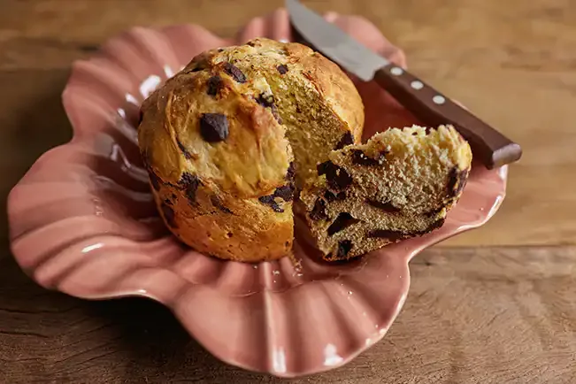 Panetone com gotas de chocolate
