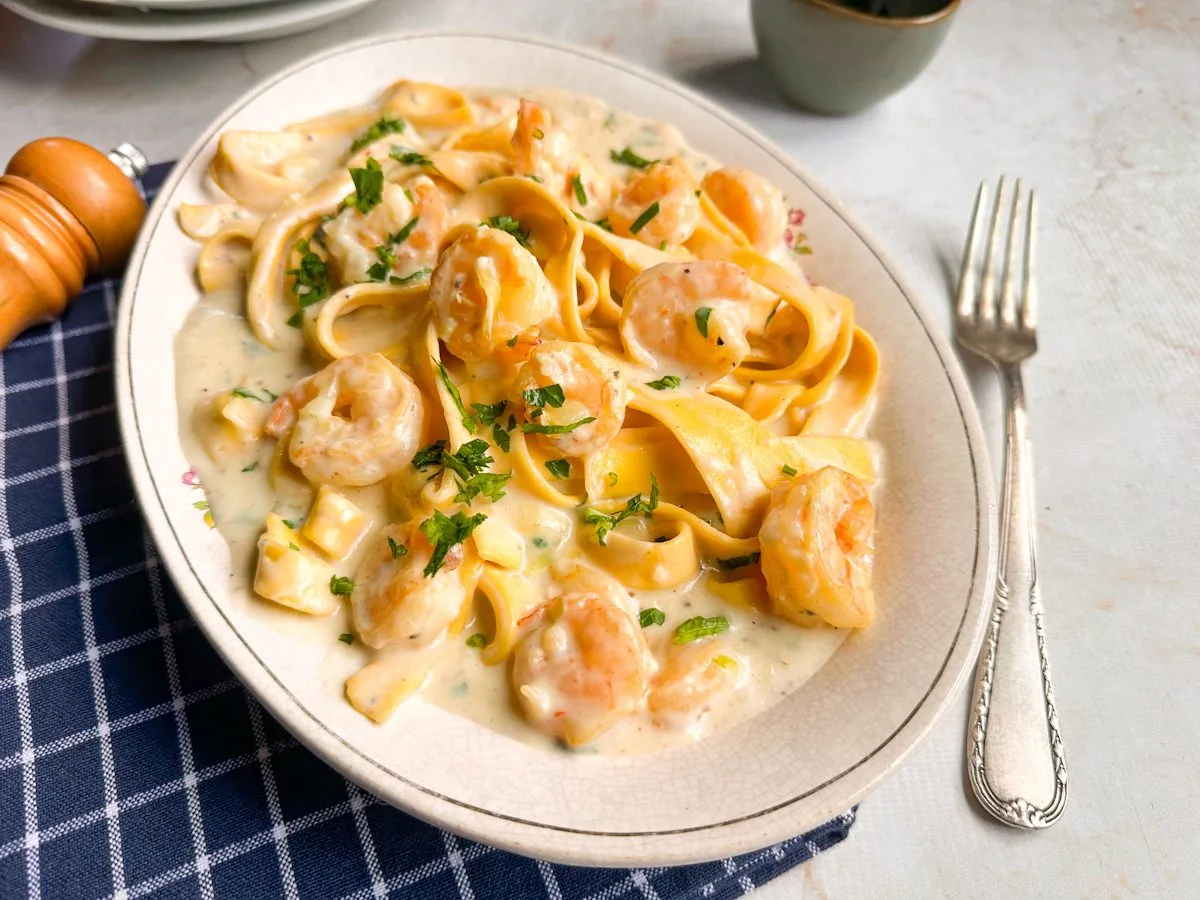 Pappardelle ao molho branco com camarão