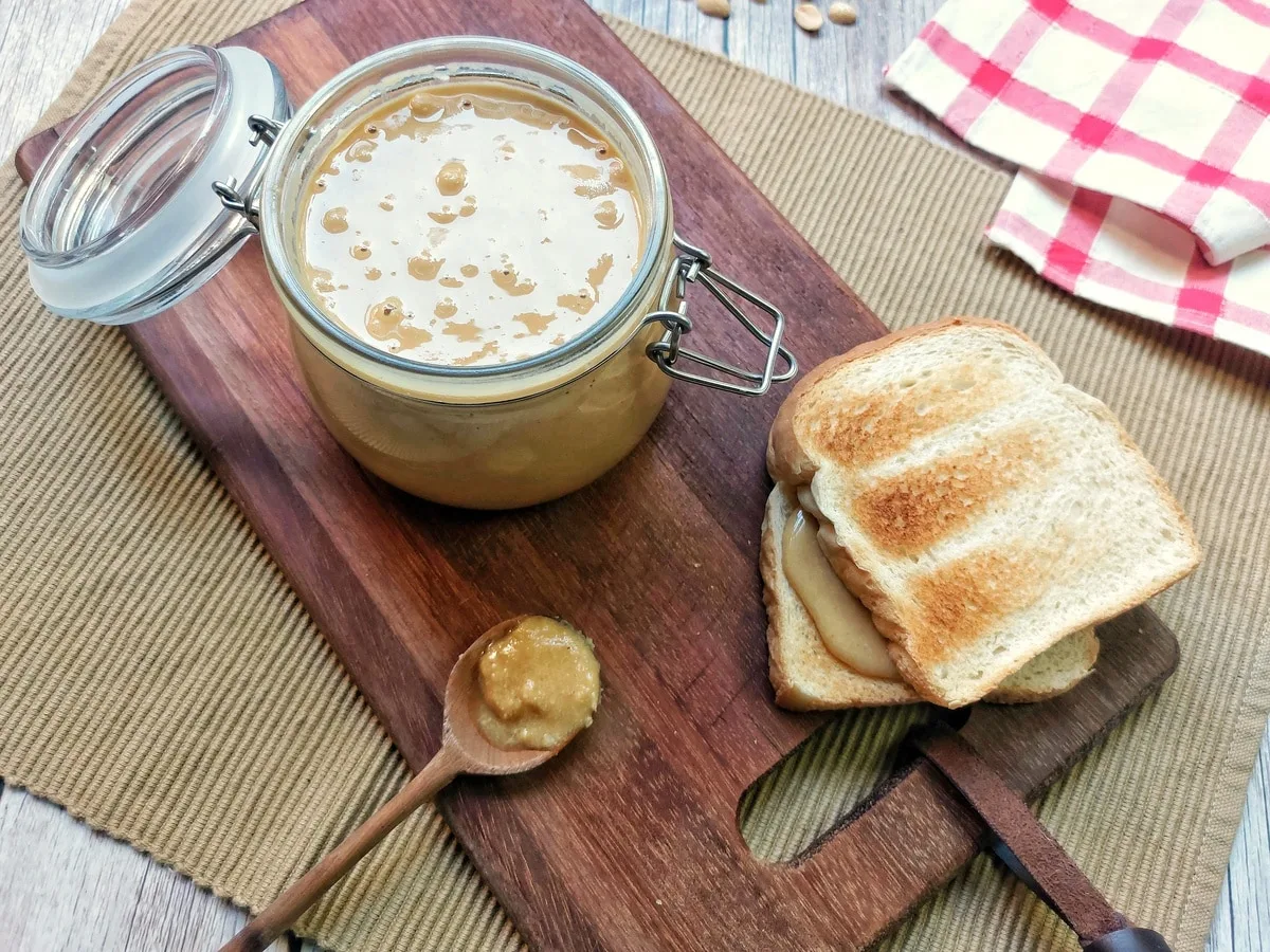 Pasta de amendoim caseira