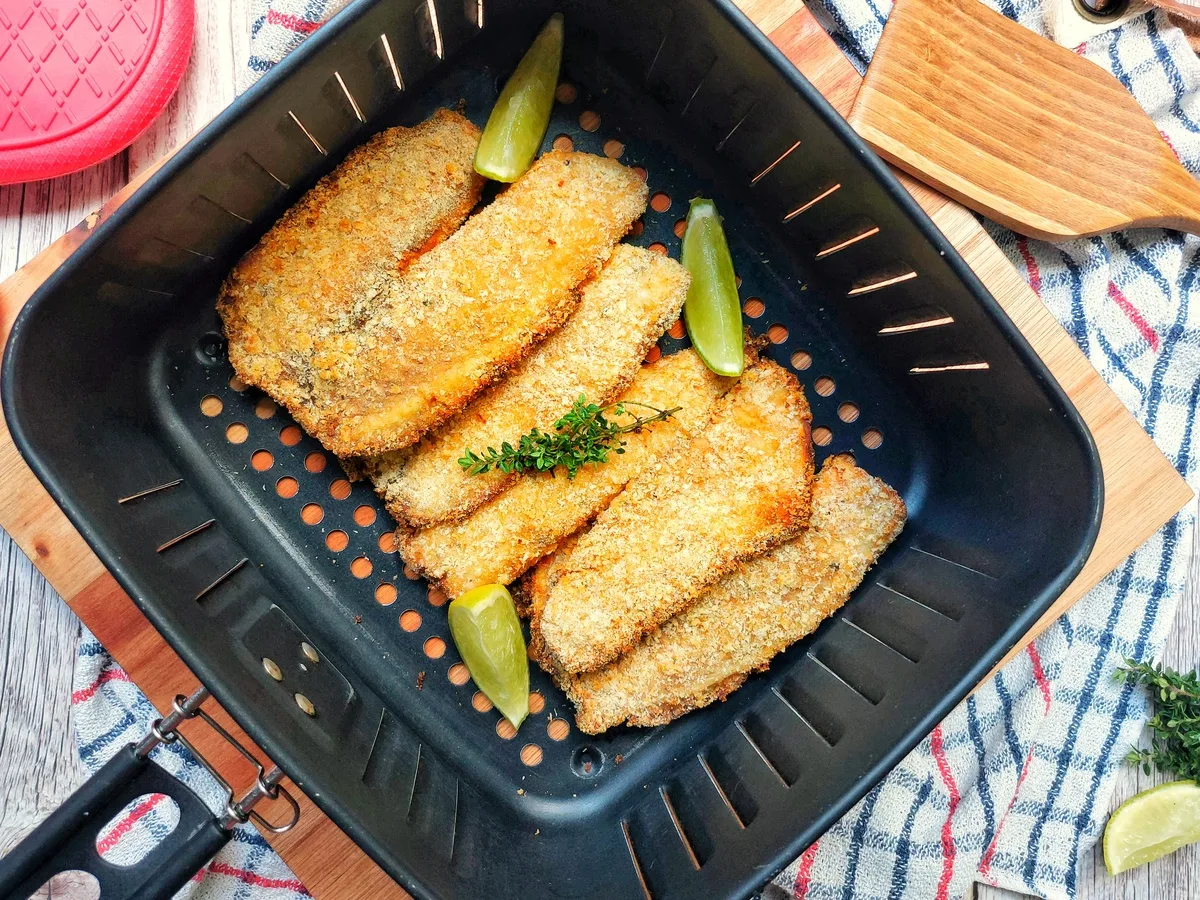 Peixe empanado na air fryer