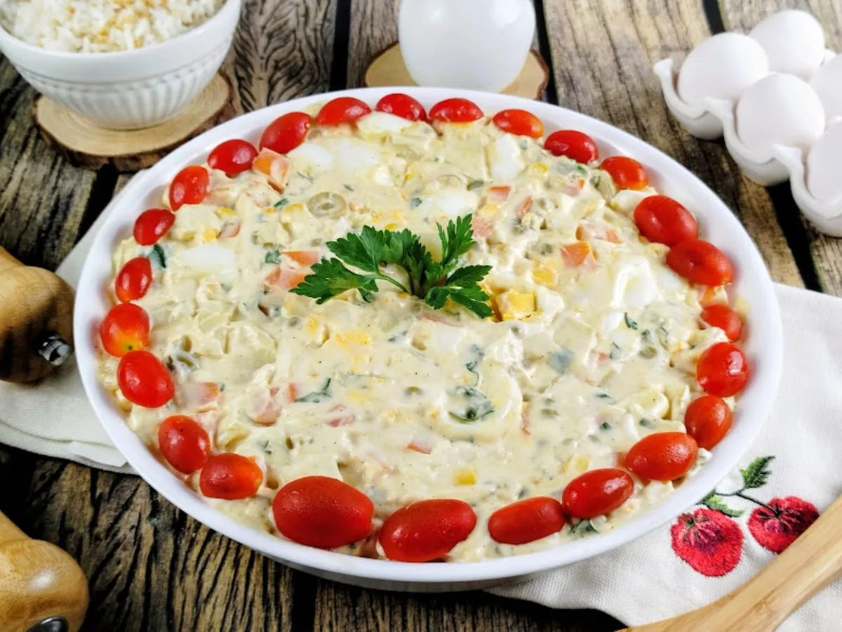 Salada de maionese simples com batata e cenoura