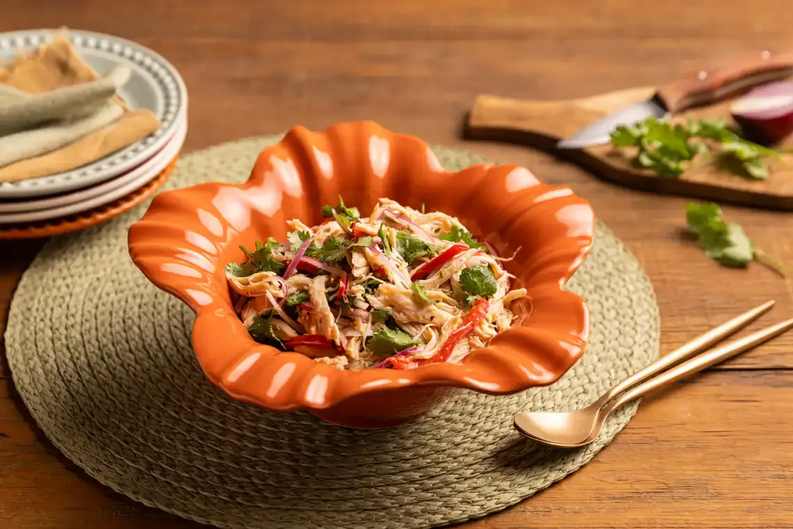 Salada de peru desfiado (reaproveitamento)