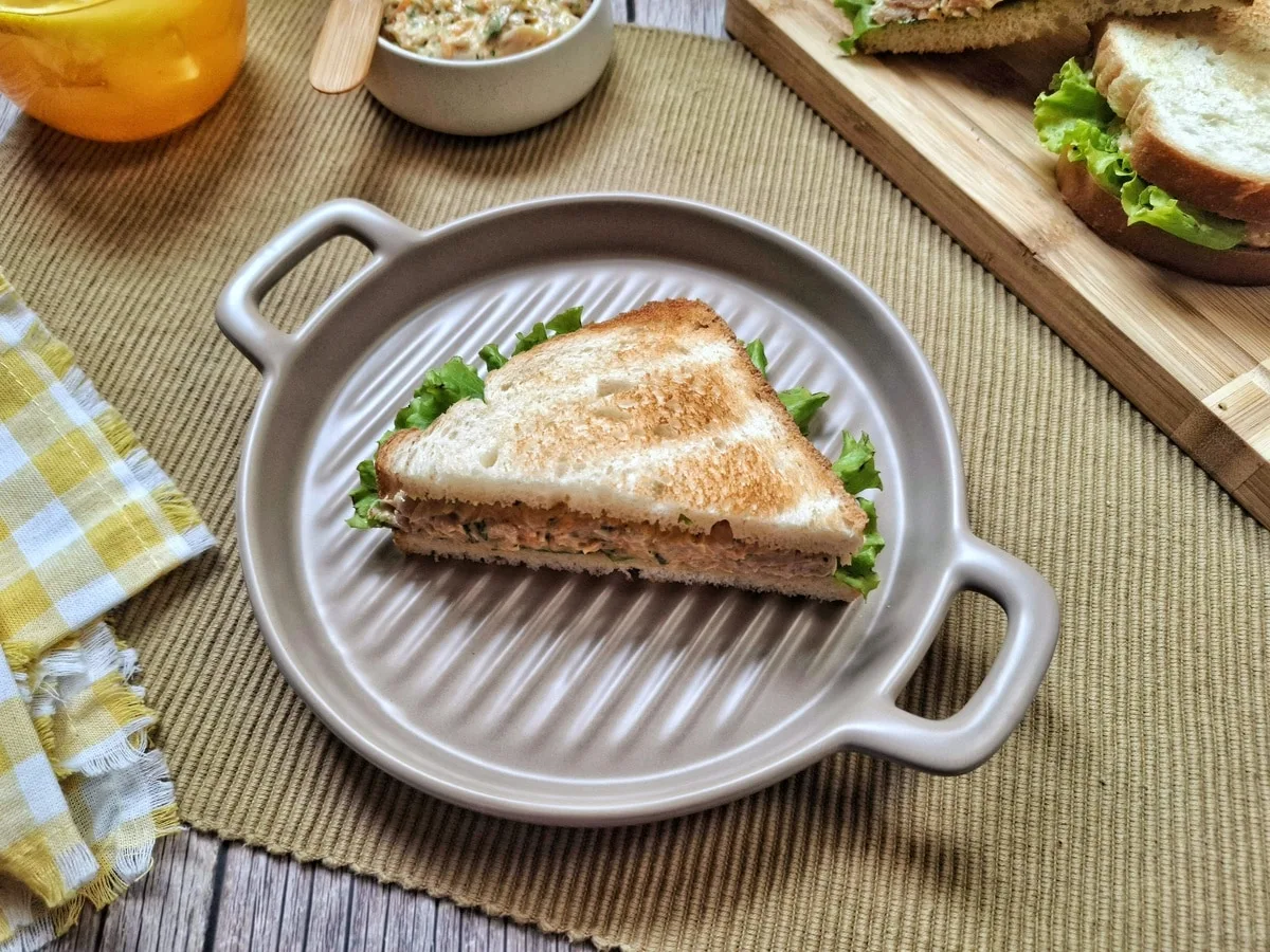 Sanduíche natural de atum simples