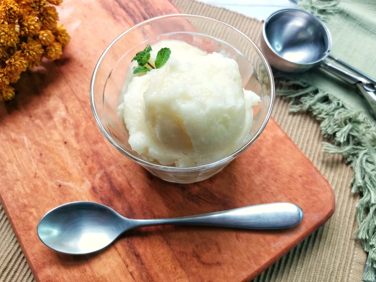 Sorvete de abacaxi com 2 ingredientes