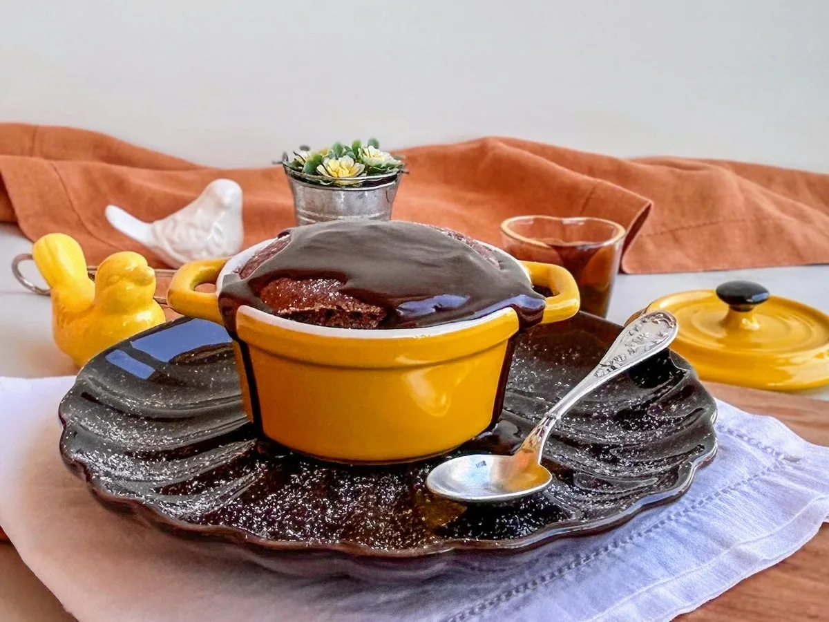 Suflê de chocolate na air fryer