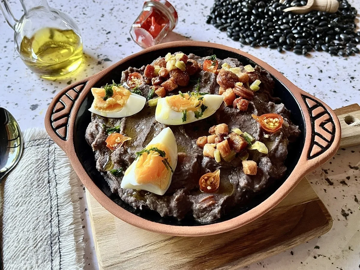 Tutu de feijão-preto