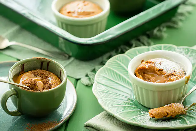 Bolinho quente de doce de leite