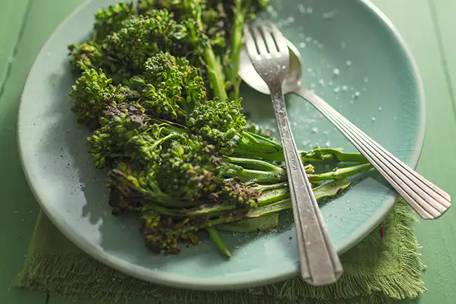 Brócolis chamuscado