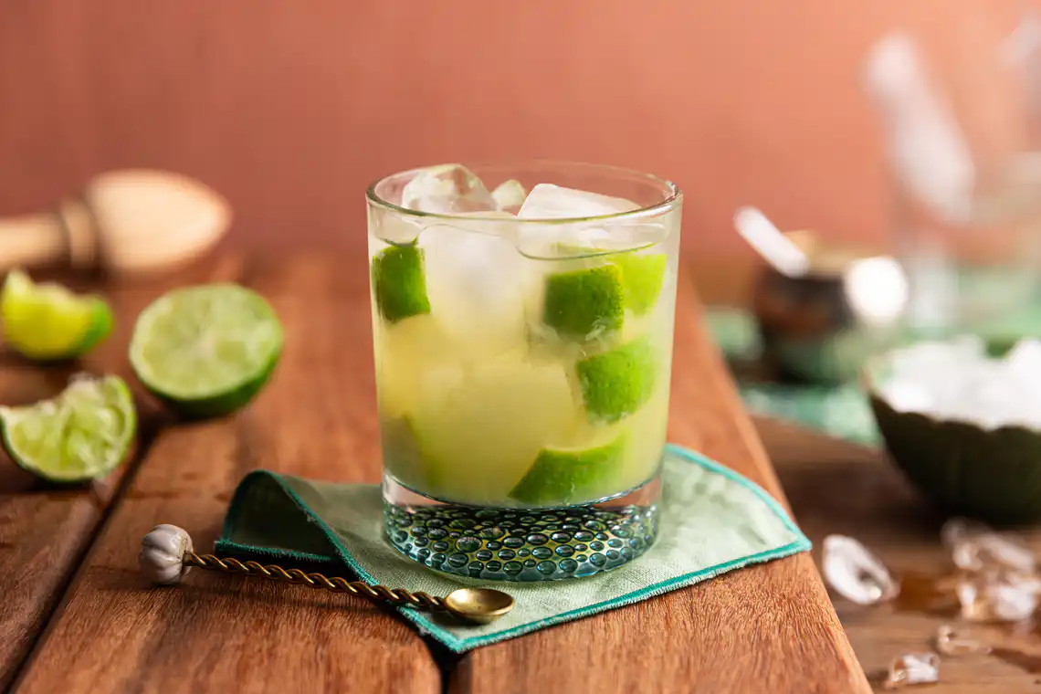 Caipirinha clássica de limão