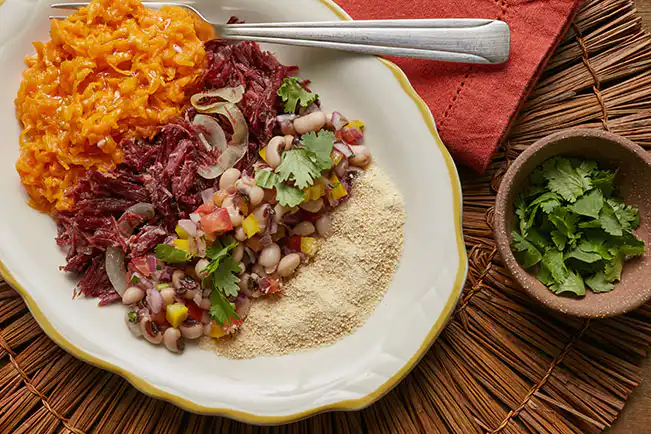 Carne-seca acebolada com manteiga de garrafa