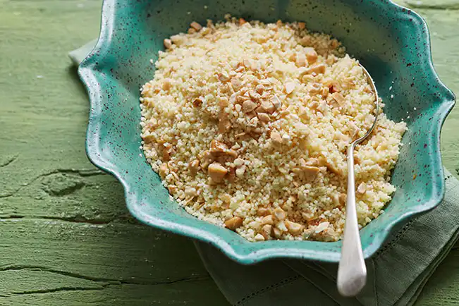 Cuscuz marroquino com castanha-de-caju