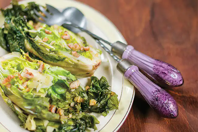 Escarola assada com queijo meia cura