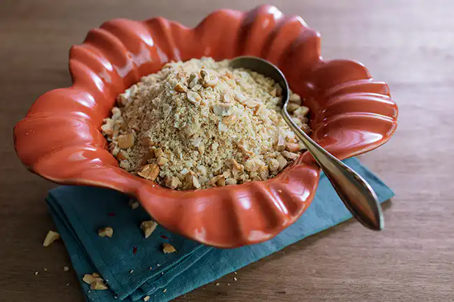 Farofa de castanha-de-caju e farinha biju