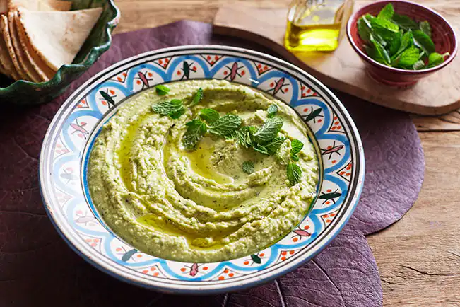 Homus de ervilha com hortelã