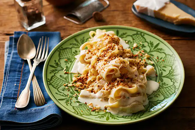 Macarrão com molho branco