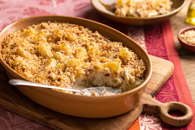 Macarrão com molho de couve-flor gratinado