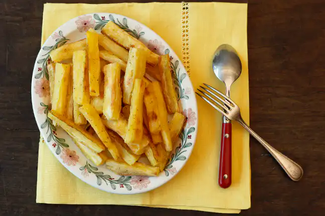 Palitos de mandioca assada