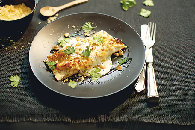 Panqueca de ricota e espinafre com molho branco