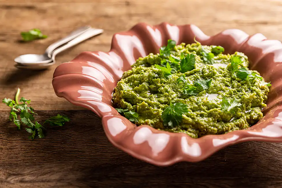 Pasta de ervilha com abacate